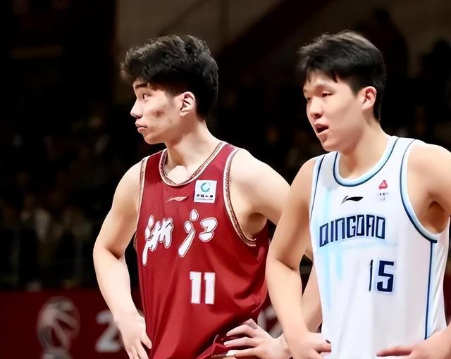 斯图加特训练开放日，清晨再遭质疑引欢呼，CBA季后赛在即，身体对抗强度拉满的简单介绍-MILAN SPORTS